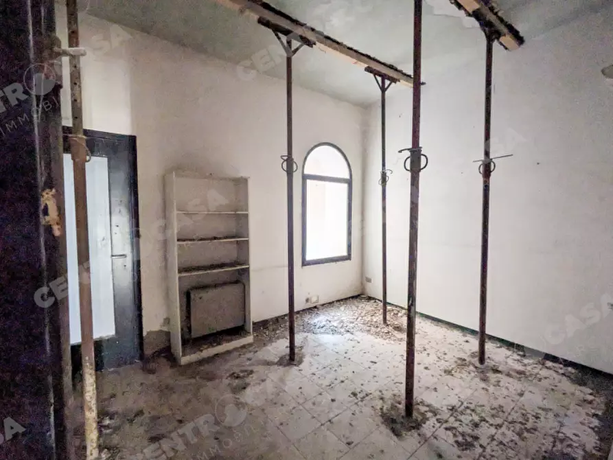 Immagine 4 di Negozio in vendita  in Via Roma a Legnago