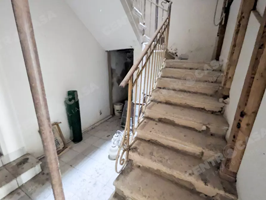 Immagine 6 di Negozio in vendita  in Via Roma a Legnago