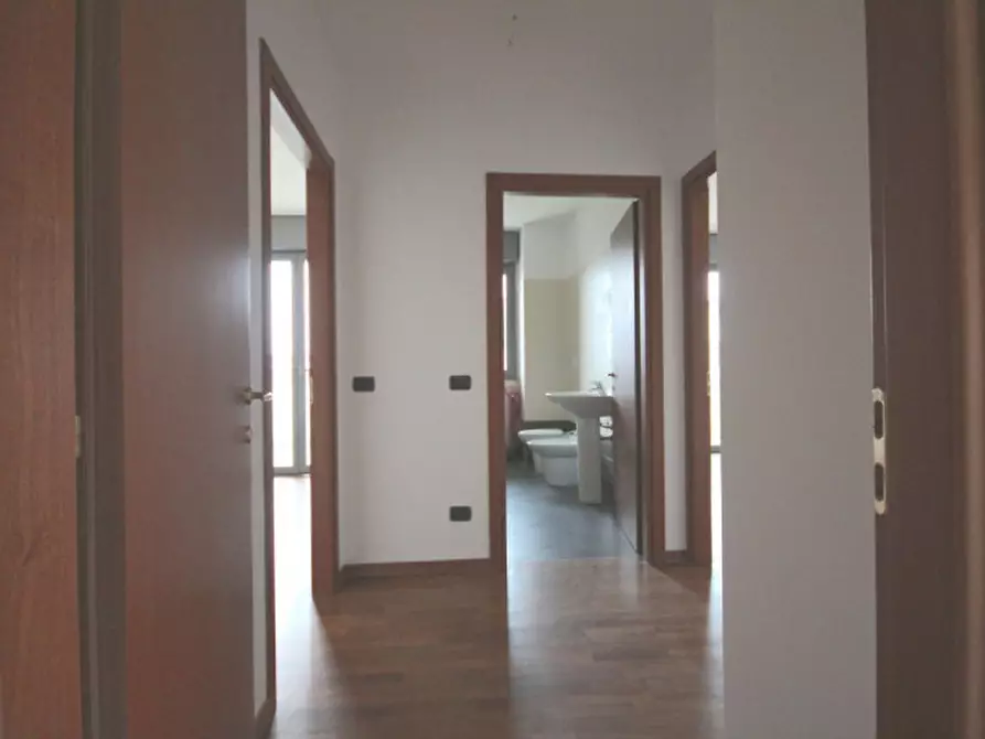 Immagine 7 di Appartamento in affitto  in piazza 25 Aprile n. 8 a Seregno