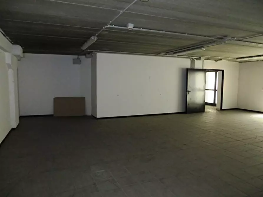 Immagine 10 di Ufficio in vendita  in EGIDIO GORGHI a Piacenza