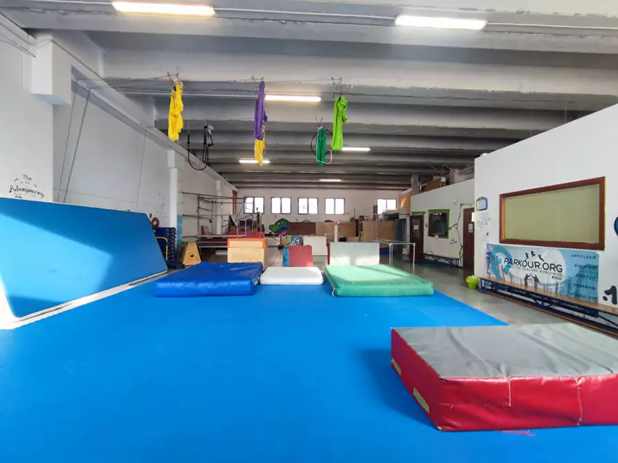 Immagine 3 di Capannone industriale in vendita  a Vicenza