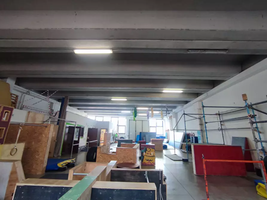 Immagine 5 di Capannone industriale in vendita  a Vicenza