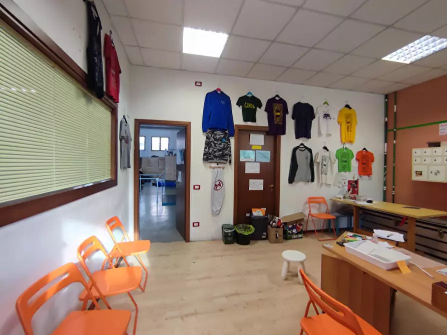 Immagine 7 di Capannone industriale in vendita  a Vicenza