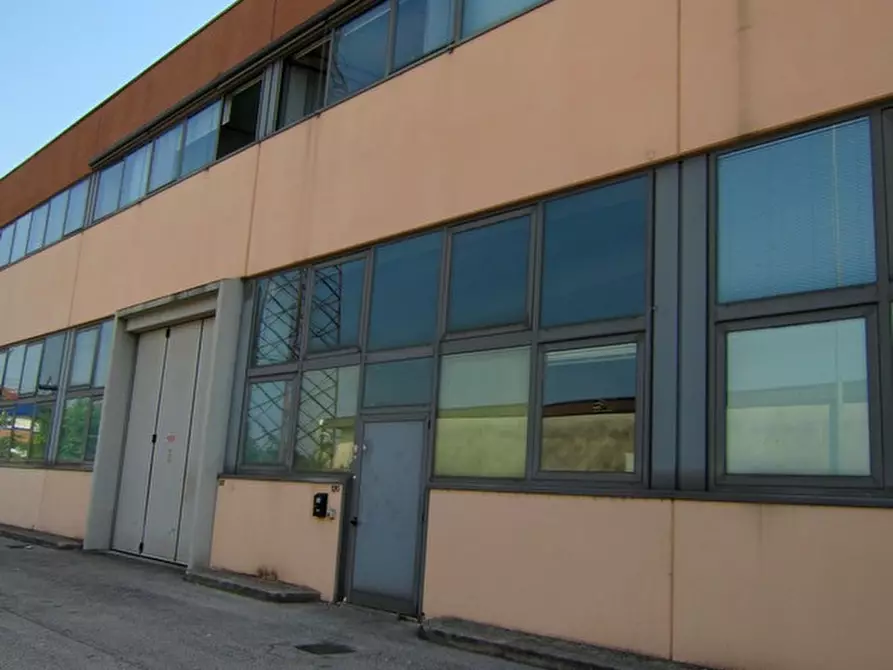 Immagine 12 di Capannone industriale in vendita  a Vicenza