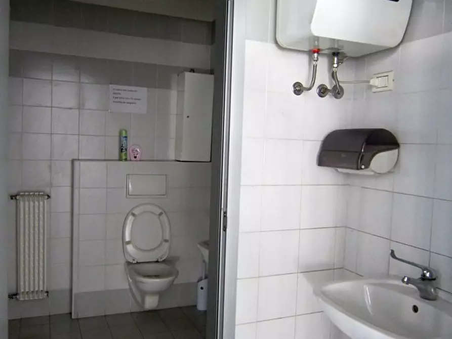 Immagine 18 di Capannone industriale in vendita  a Vicenza