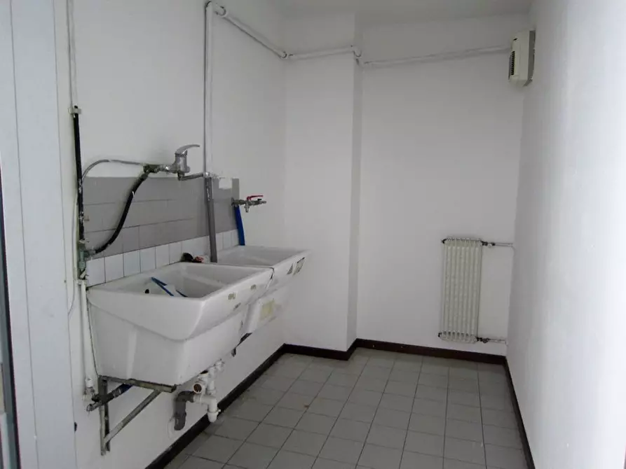 Immagine 19 di Capannone industriale in vendita  a Vicenza