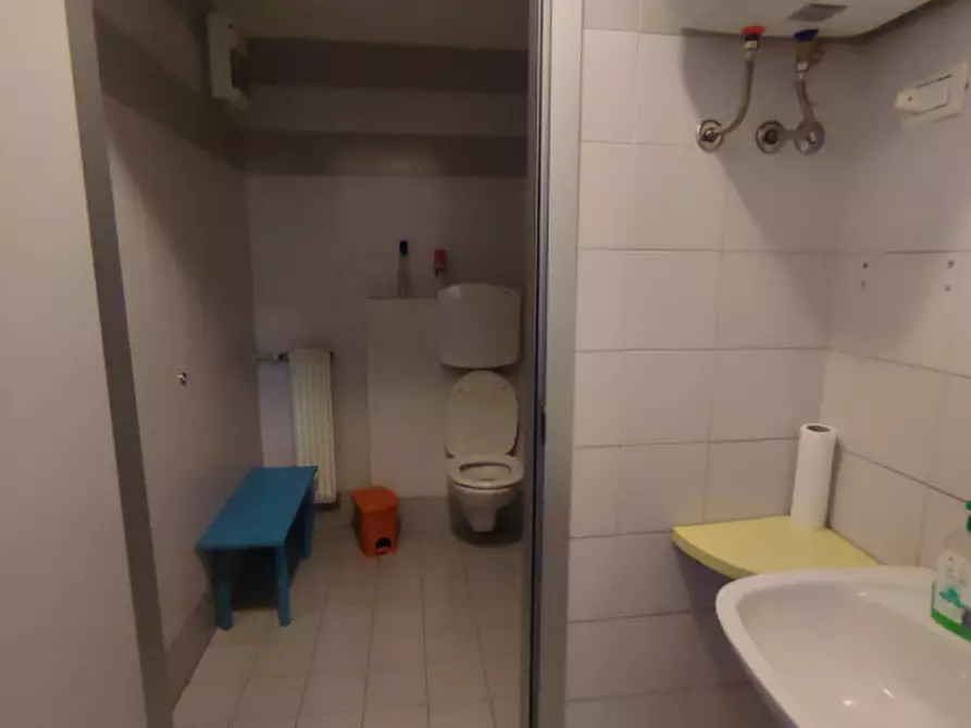 Immagine 25 di Capannone industriale in vendita  a Vicenza