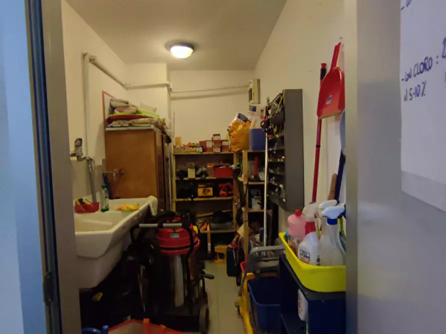 Immagine 28 di Capannone industriale in vendita  a Vicenza