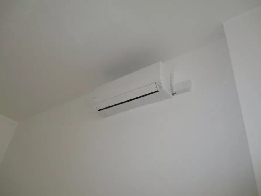 Immagine 16 di Negozio in vendita  a Senigallia