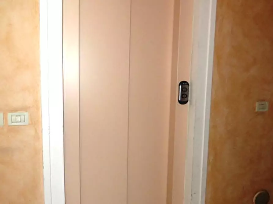 Immagine 9 di Ufficio in vendita  in via Battisti a Mirandola