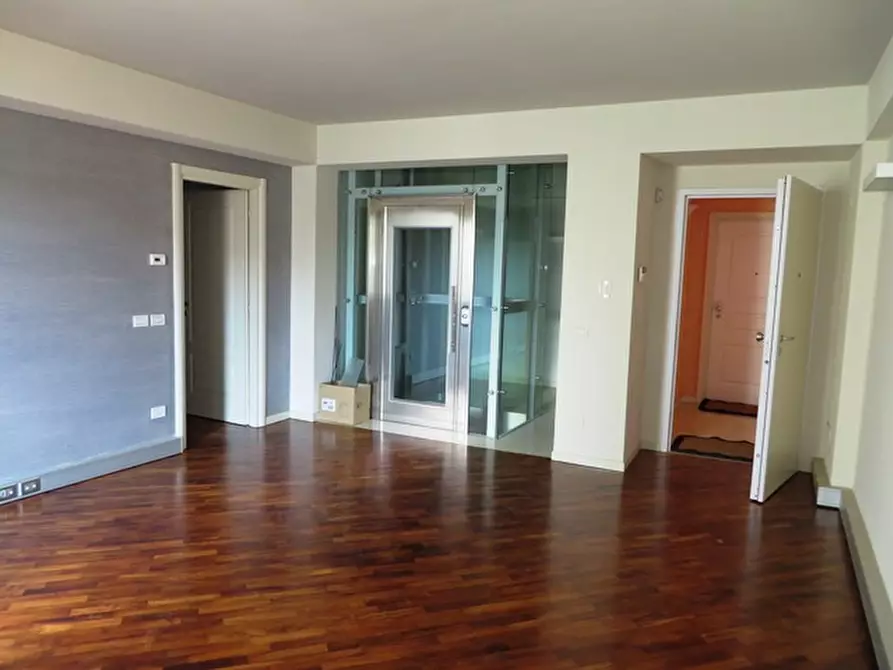 Immagine 11 di Ufficio in vendita  in via Battisti a Mirandola