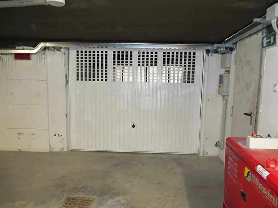 Immagine 23 di Ufficio in vendita  in via Battisti a Mirandola