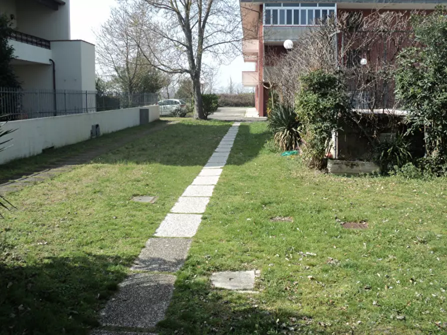 Immagine 18 di Appartamento in vendita  in viale raffaello sanzio 130 a Comacchio