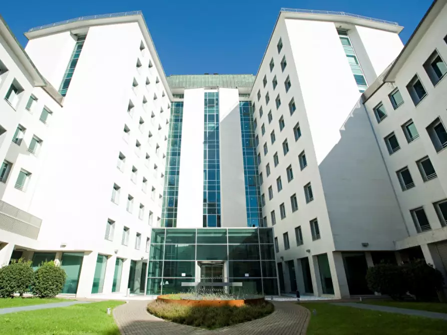 Immagine 4 di Ufficio in affitto  in Via Vittor Pisani a Milano