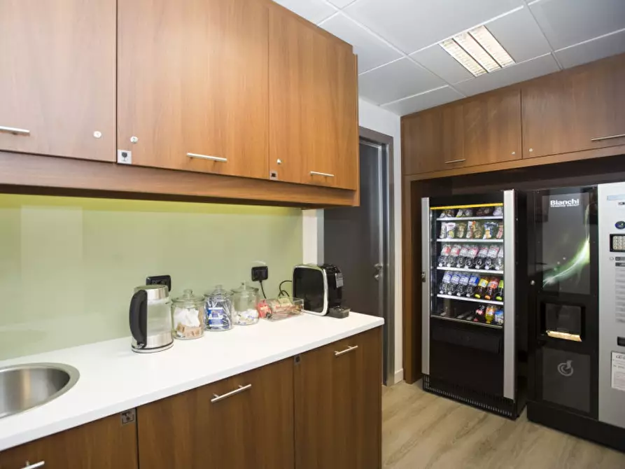 Immagine 6 di Ufficio in affitto  in Via Vittor Pisani a Milano