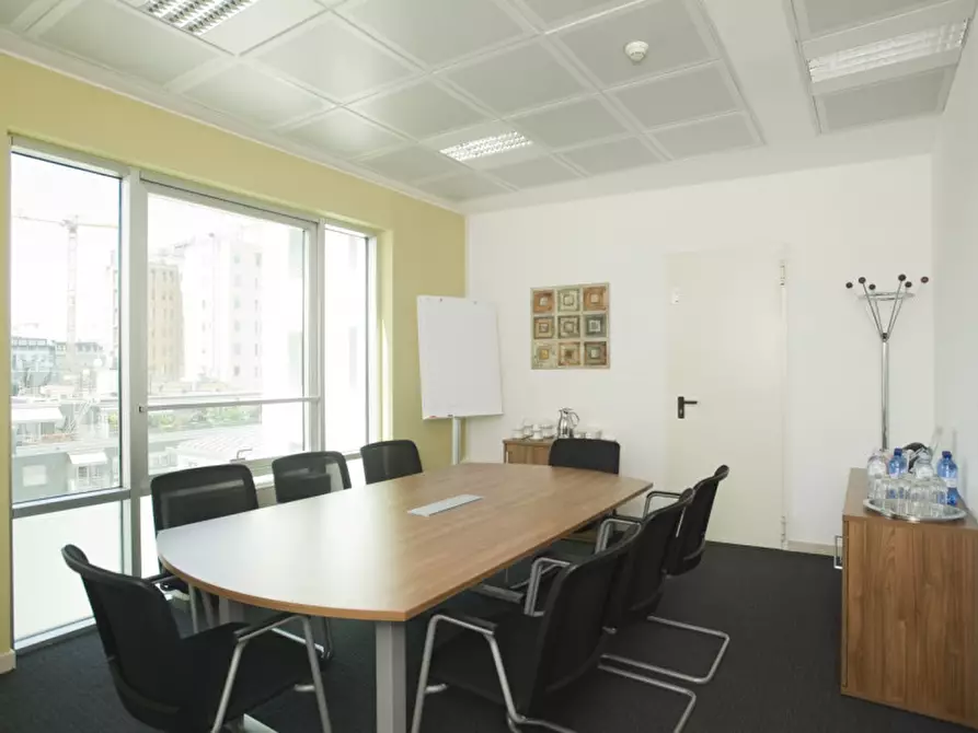 Immagine 3 di Ufficio in affitto  in via Vittor Pisani a Milano