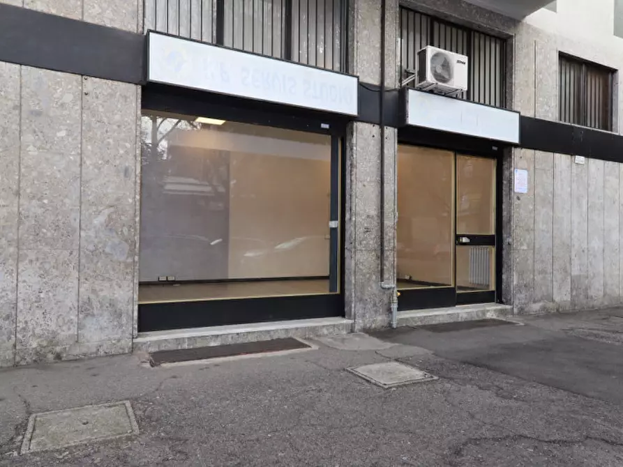 Immagine 5 di Negozio in affitto  in via Lillo Del Duca a Bresso