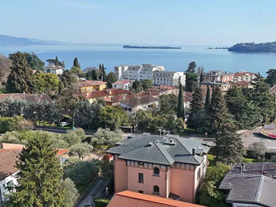 Immagine 1 di Appartamento in vendita  in Via delle Palme, 1 a Salò