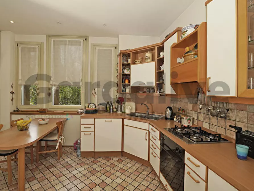 Immagine 8 di Appartamento in vendita  in Via delle Palme, 1 a Salò