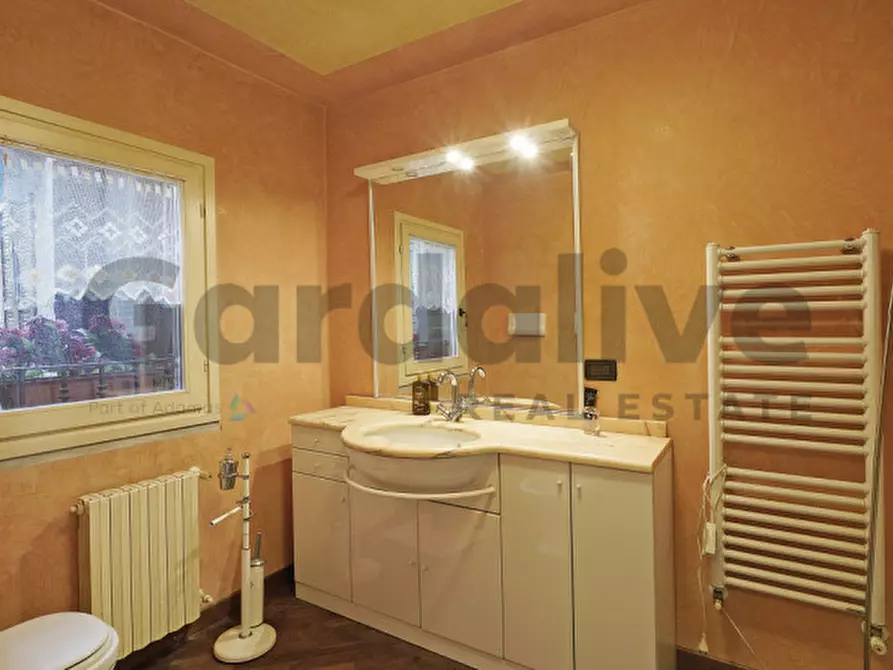 Immagine 9 di Appartamento in vendita  in Via Lucia Fiorini 2 a Salò