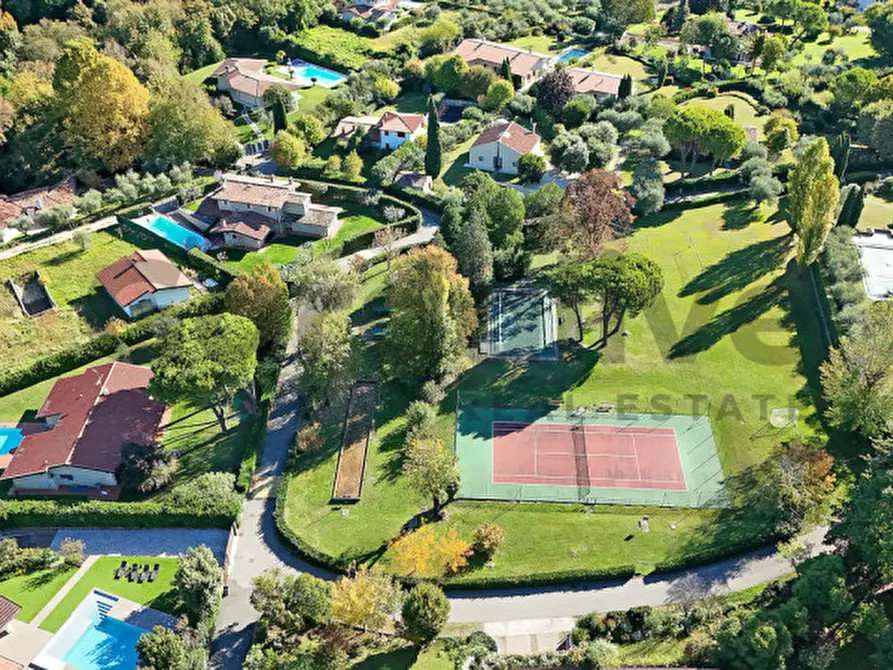 Immagine 4 di Villa in vendita  in Via Paradiso 43 a San Felice Del Benaco