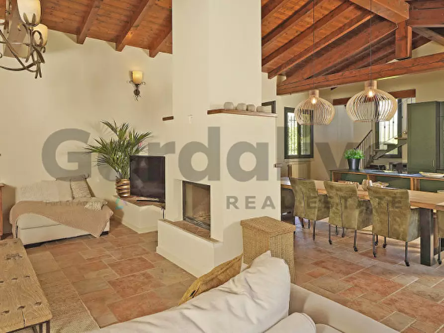 Immagine 5 di Villa in vendita  in Via Paradiso 43 a San Felice Del Benaco