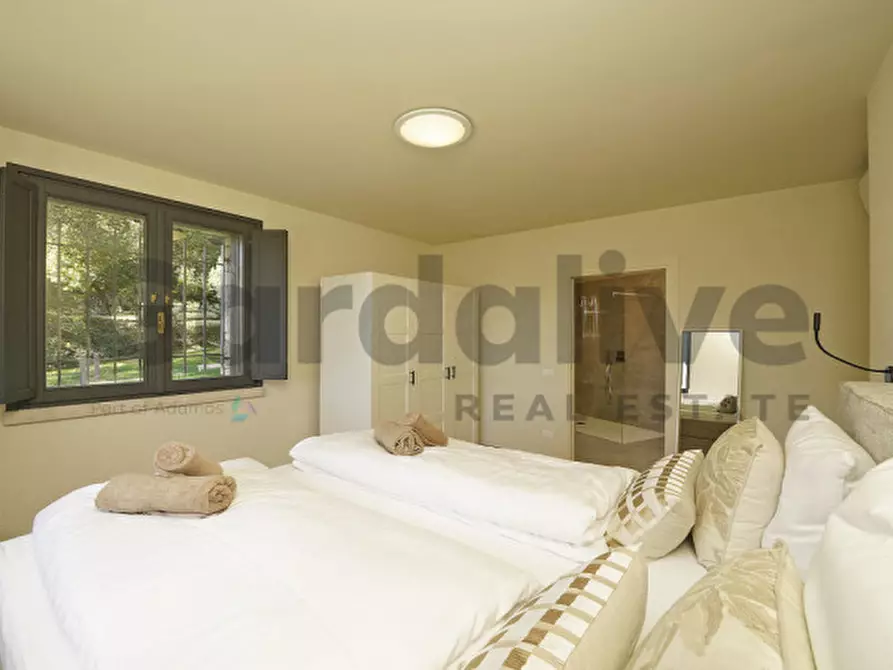 Immagine 12 di Villa in vendita  in Via Paradiso 43 a San Felice Del Benaco