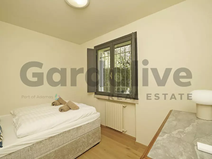 Immagine 13 di Villa in vendita  in Via Paradiso 43 a San Felice Del Benaco