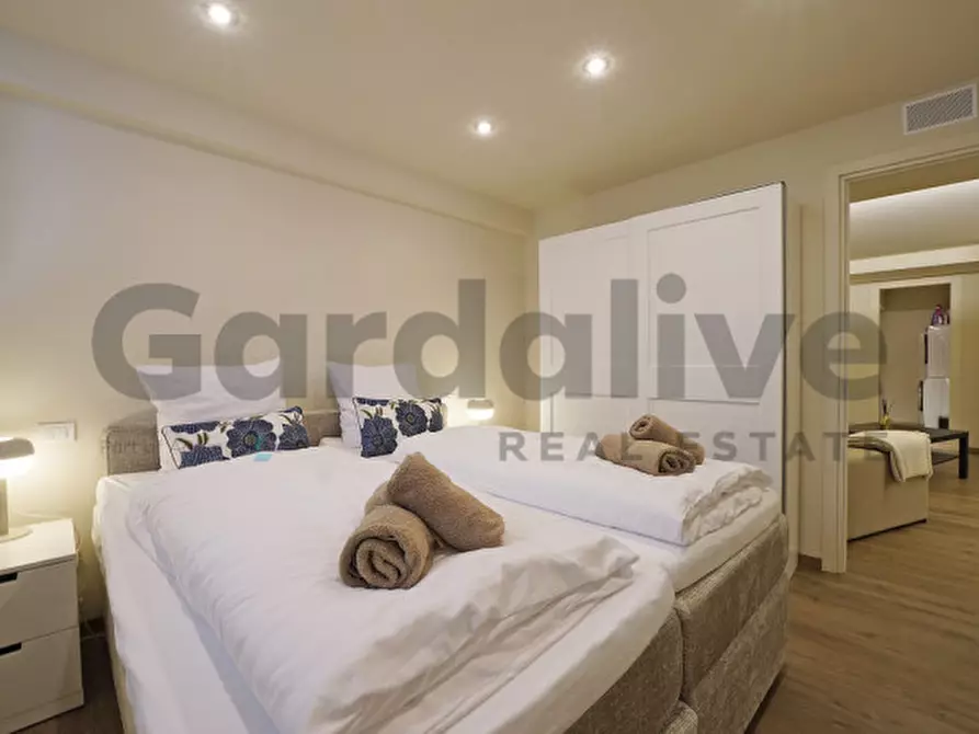 Immagine 14 di Villa in vendita  in Via Paradiso 43 a San Felice Del Benaco