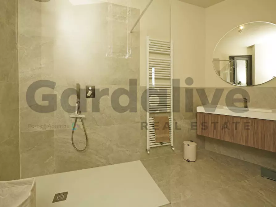 Immagine 16 di Villa in vendita  in Via Paradiso 43 a San Felice Del Benaco