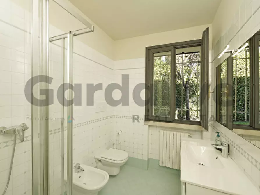 Immagine 18 di Villa in vendita  in Via Paradiso 43 a San Felice Del Benaco