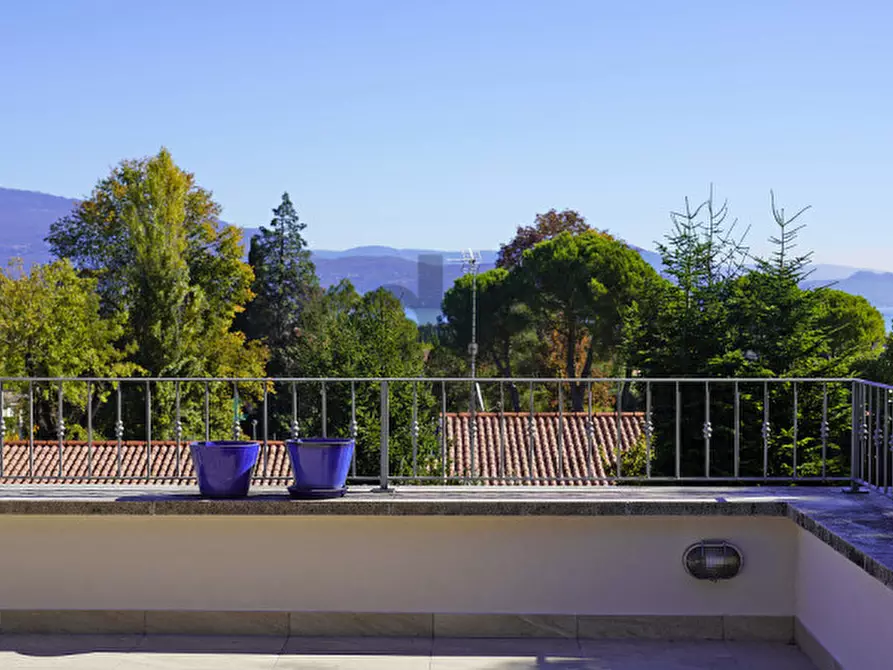 Immagine 20 di Villa in vendita  in Via Paradiso 43 a San Felice Del Benaco