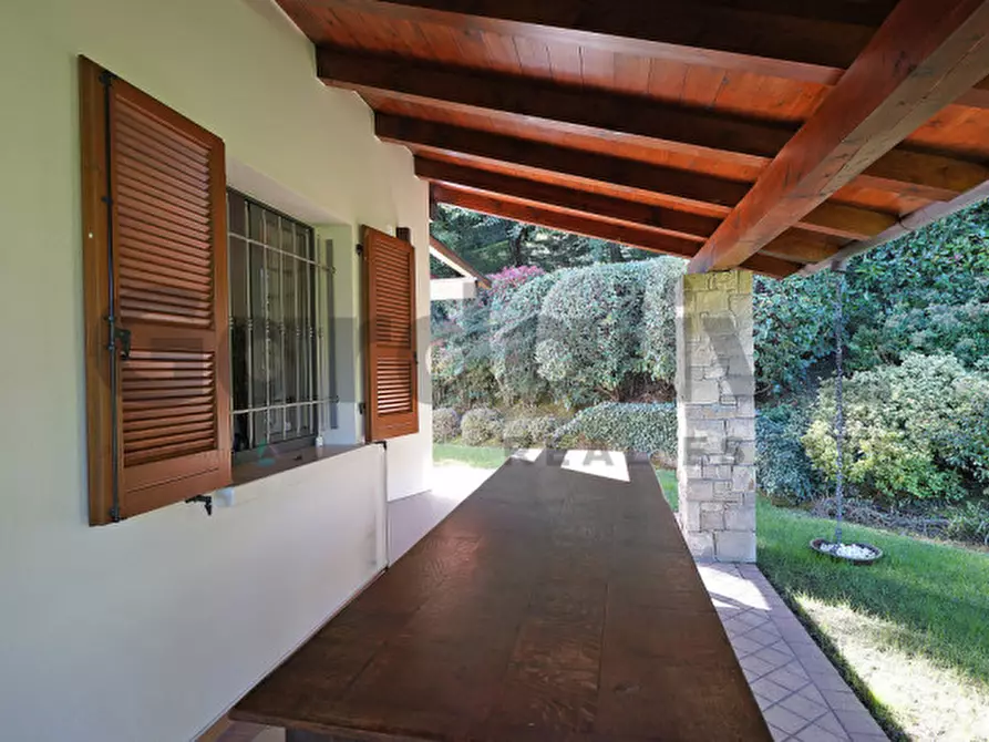 Immagine 21 di Villa in vendita  in Via Paradiso 43 a San Felice Del Benaco