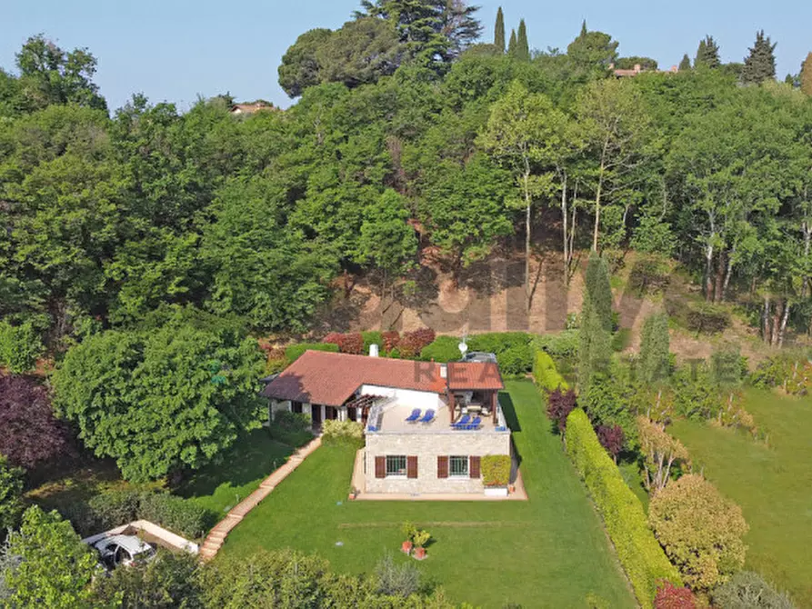 Immagine 23 di Villa in vendita  in Via Paradiso 43 a San Felice Del Benaco