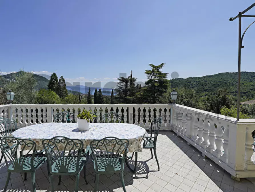 Immagine 2 di Villa in vendita  in Via San Pietro, 113 a Roè Volciano