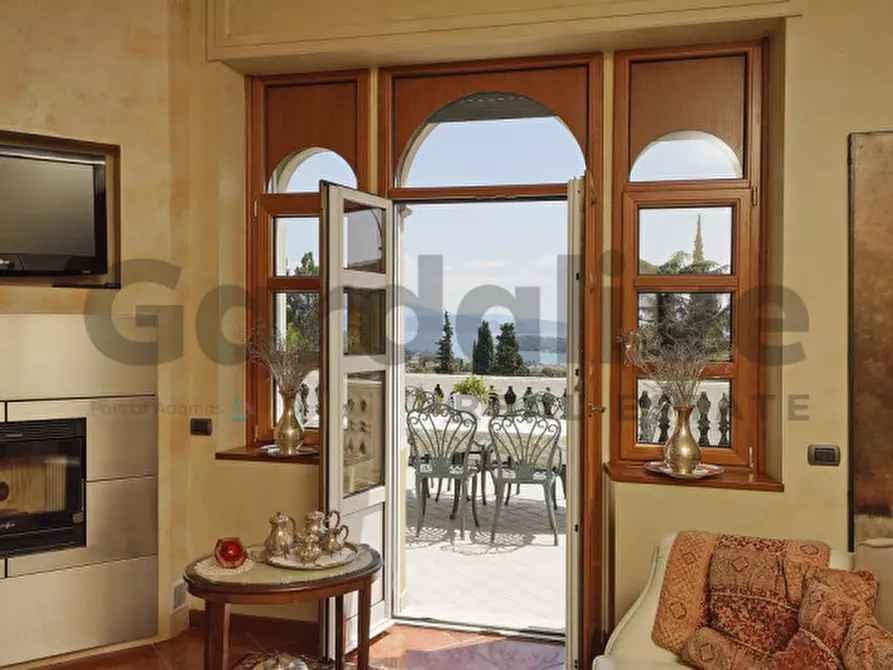 Immagine 6 di Villa in vendita  in Via San Pietro, 113 a Roè Volciano