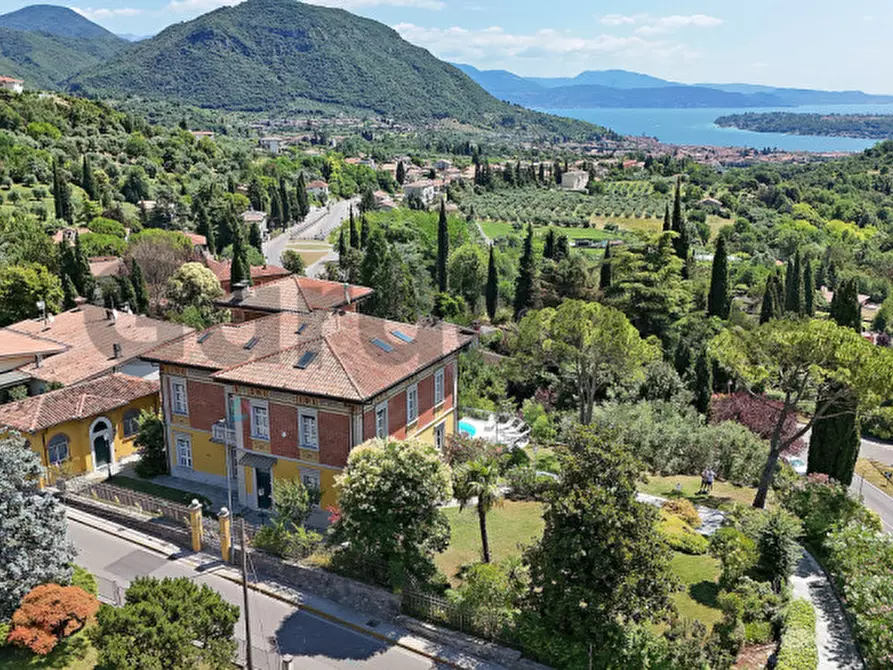 Immagine 25 di Villa in vendita  in Via San Pietro, 113 a Roè Volciano