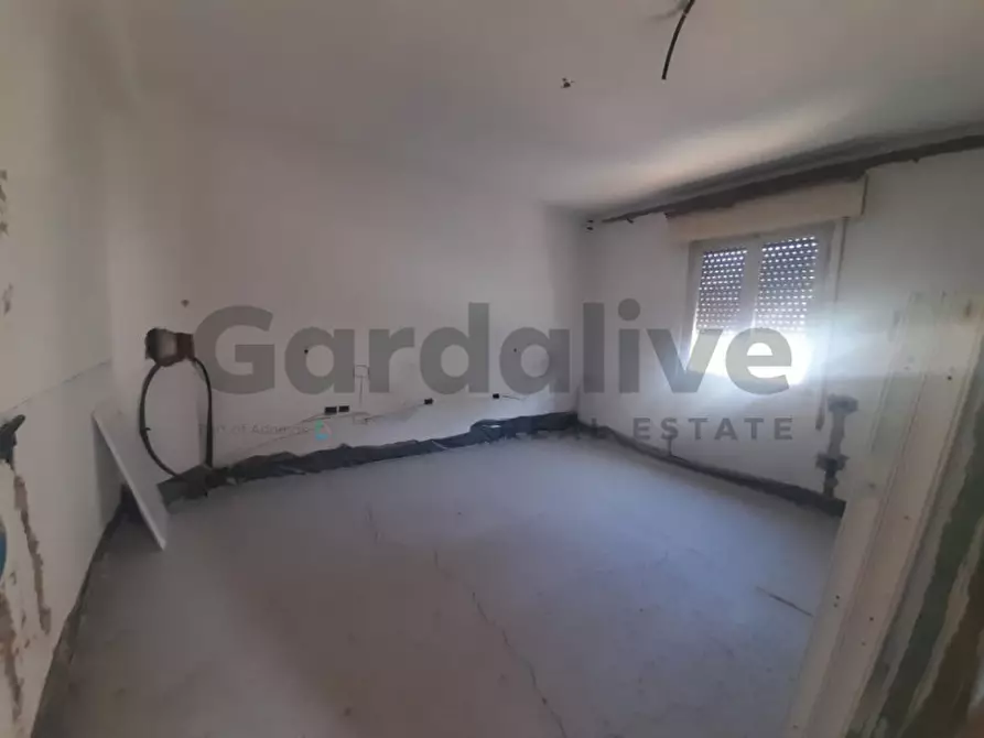 Immagine 8 di Appartamento in vendita  in Via Gratarolo Bongianni 3 a Salò