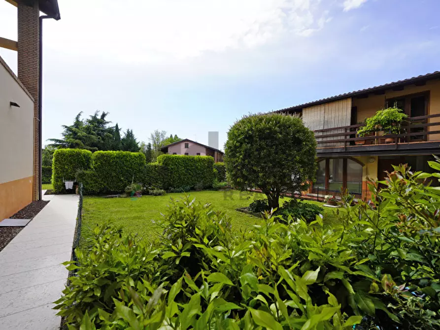 Immagine 3 di Appartamento in vendita  in Via Garibaldi 71 a San Felice Del Benaco