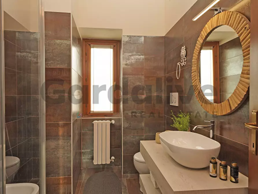 Immagine 26 di Appartamento in vendita  in Via Garibaldi 71 a San Felice Del Benaco