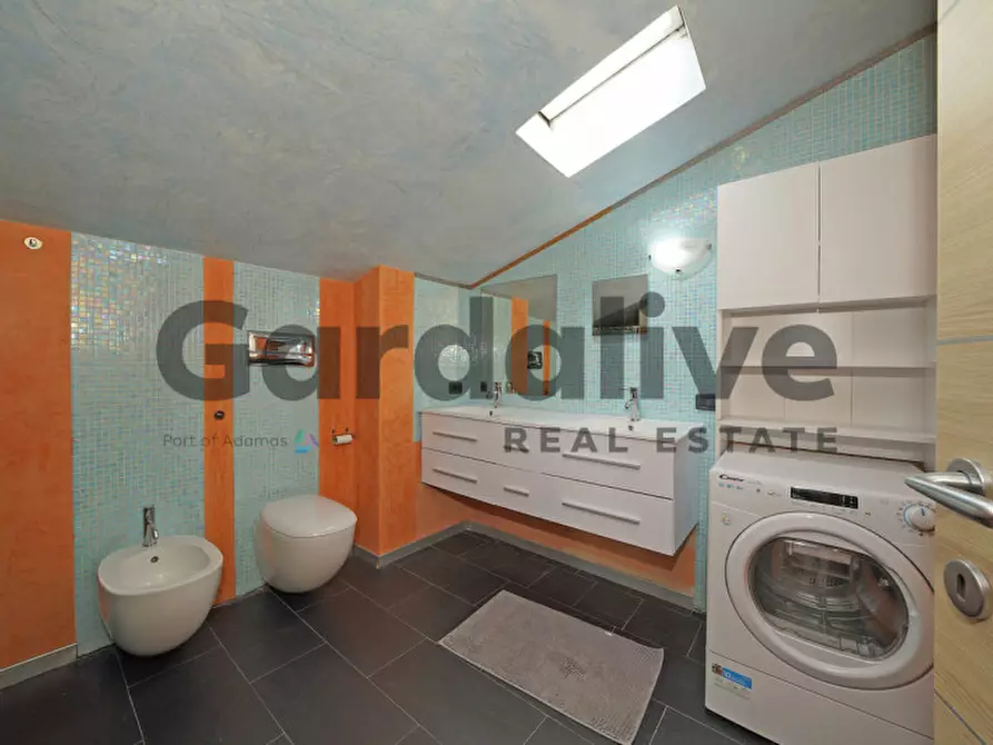 Immagine 11 di Appartamento in vendita  in Via Brescia 26 a San Felice Del Benaco