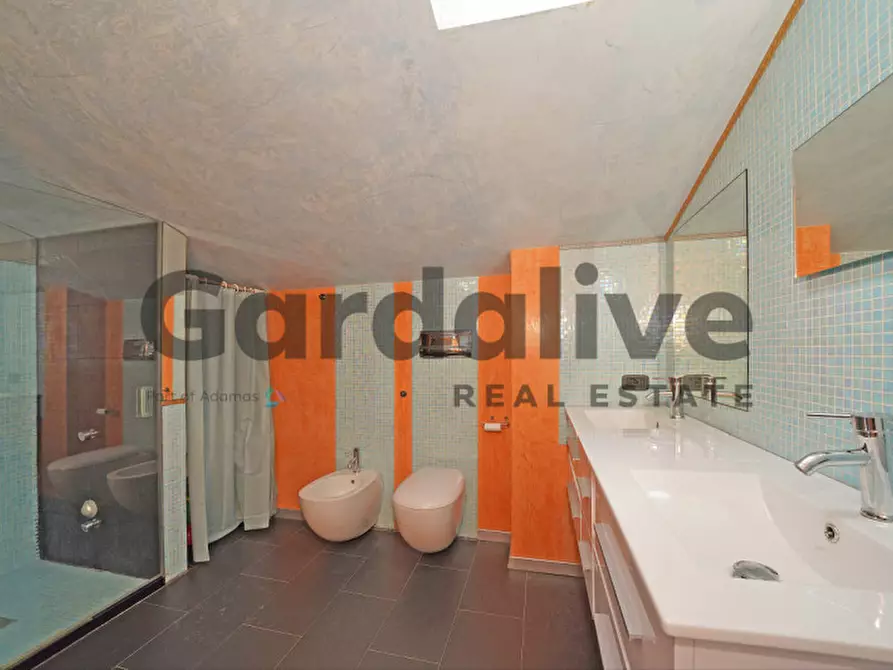 Immagine 12 di Appartamento in vendita  in Via Brescia 26 a San Felice Del Benaco