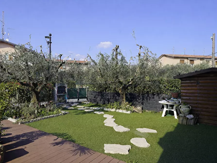 Immagine 2 di Appartamento in vendita  in Via Boschette 95 a San Felice Del Benaco