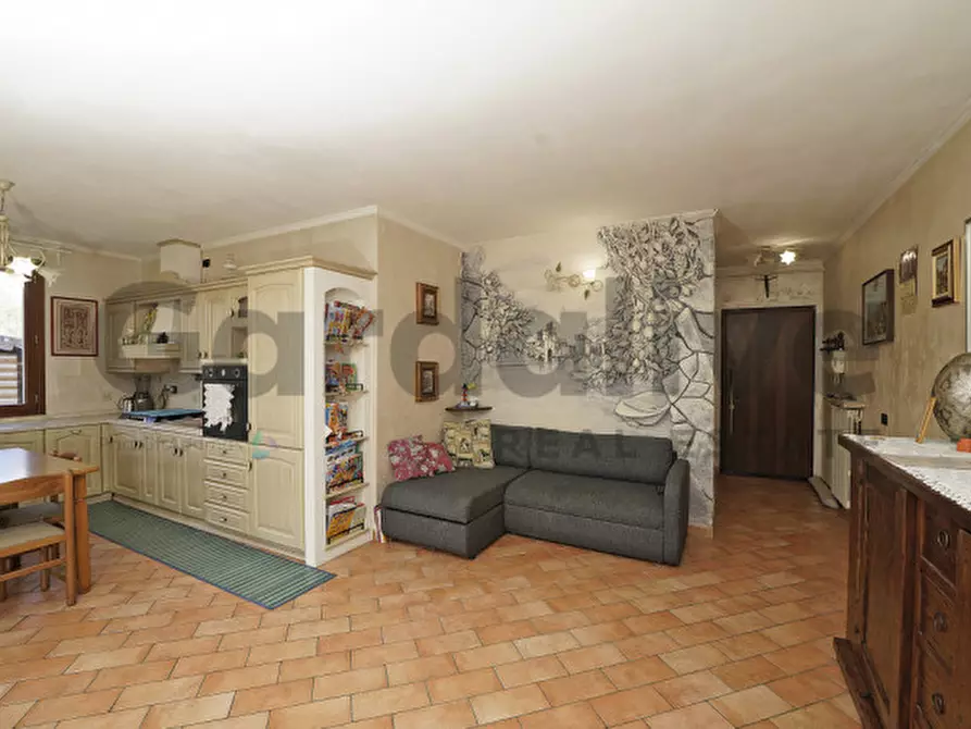 Immagine 3 di Appartamento in vendita  in Via Boschette 95 a San Felice Del Benaco