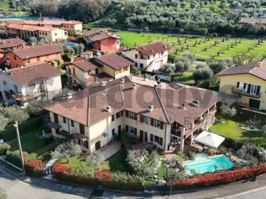 Immagine 13 di Appartamento in vendita  in Via Boschette 95 a San Felice Del Benaco