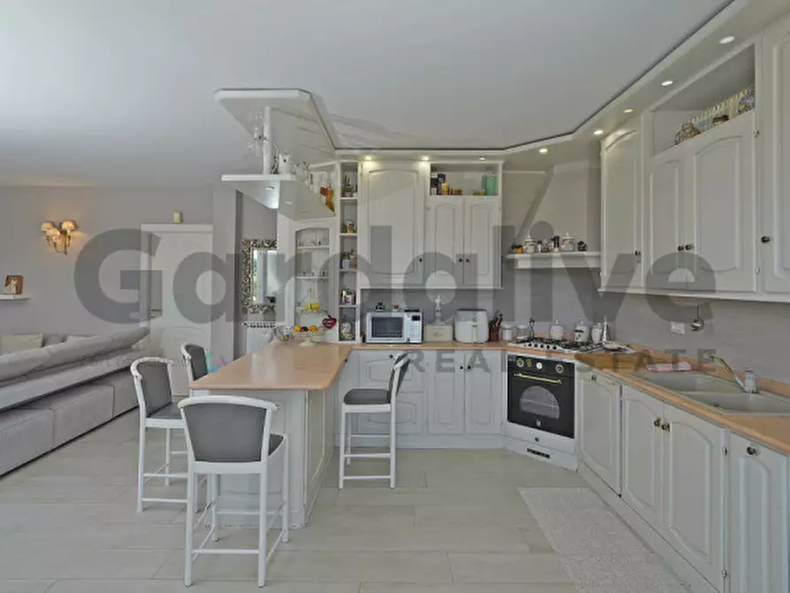 Immagine 6 di Villa in vendita  in Via Vallette 1 a San Felice Del Benaco