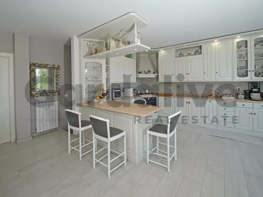 Immagine 7 di Villa in vendita  in Via Vallette 1 a San Felice Del Benaco