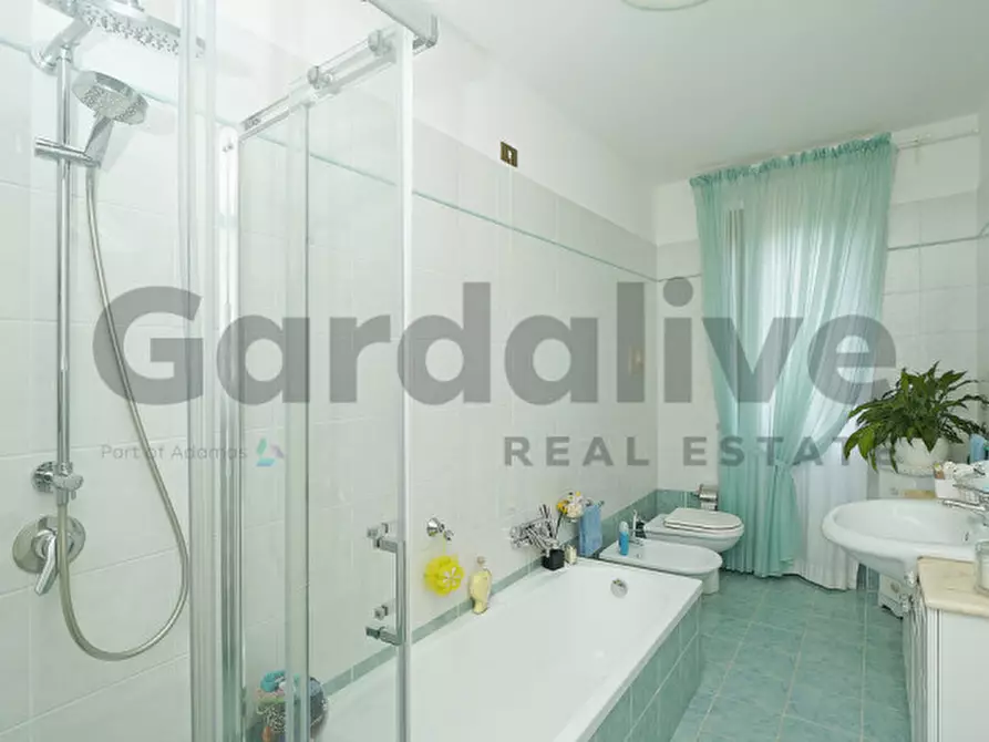 Immagine 15 di Villa in vendita  in Via Vallette 1 a San Felice Del Benaco