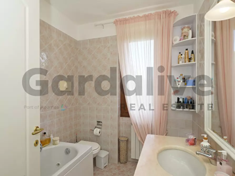 Immagine 17 di Villa in vendita  in Via Vallette 1 a San Felice Del Benaco