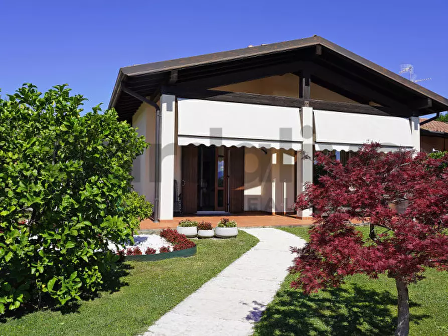 Immagine 22 di Villa in vendita  in Via Vallette 1 a San Felice Del Benaco